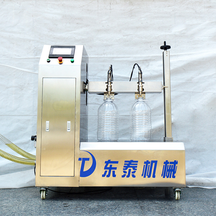 俱往矣，數(shù)風(fēng)流人物，還看東泰半自動(dòng)食用油灌裝機(jī)